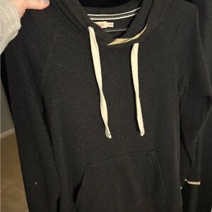 Faherty Black and Cream Knit Sweater